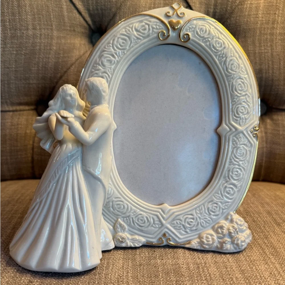 Mikasa “Wedding Bells” photo frame in excellent condition.